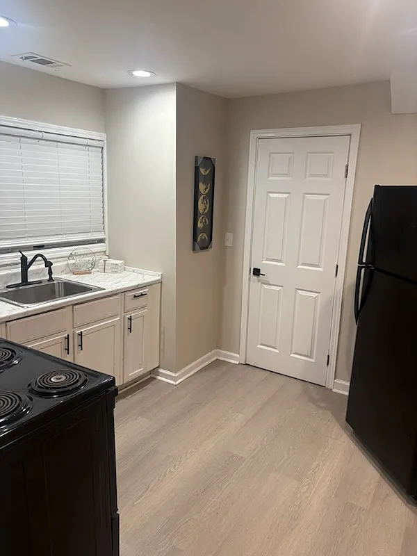 1 bed, 904 sqft, $650 — Photo 4
