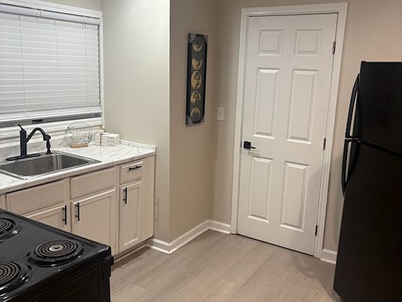 4th image of 2794 7th St SW #1