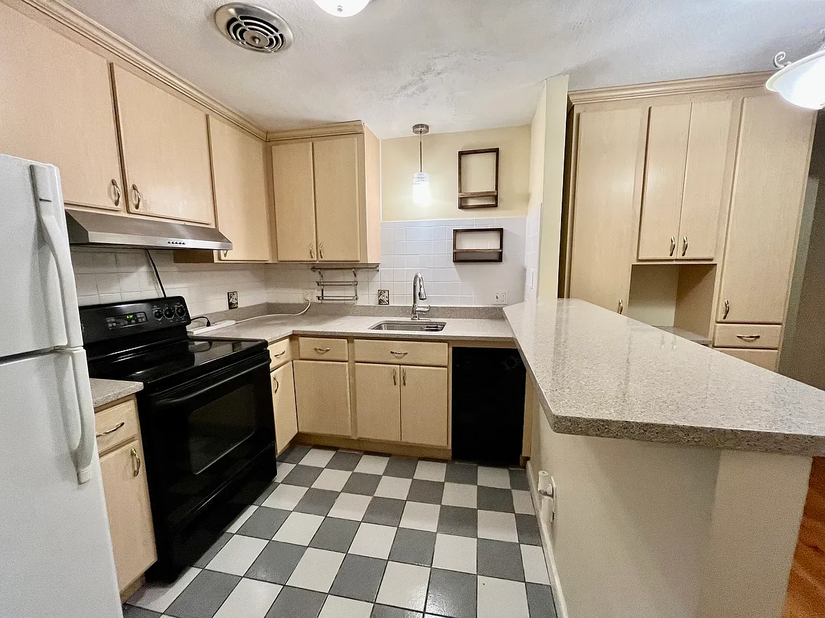 Building Photo - 1105 Lexington St #10-7