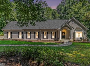 3040 Spalding Dr, Sandy Springs, GA 30350