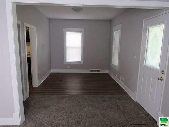3rd image of 3406 4th Ave