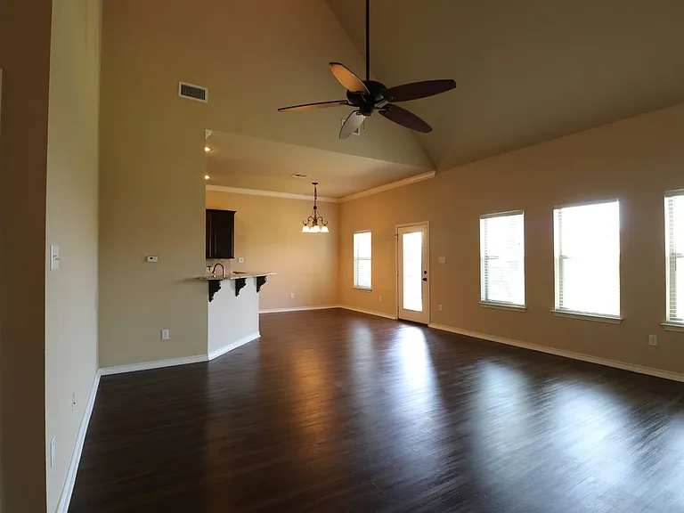 3116 Stallion Dr — Photo 5