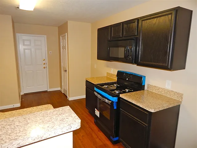 847 Darbydale Crossing Ln — Photo 3