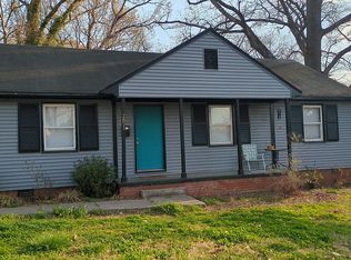 2851 Burbank Dr, Charlotte, NC 28216