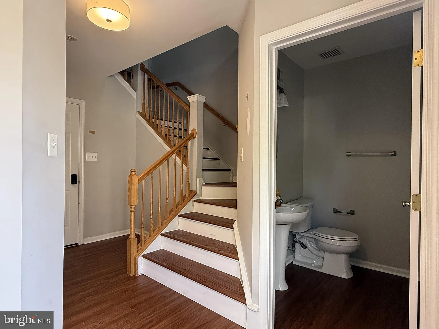 3 bed, 2.5 bath, 1906 sqft, $3,800 — Photo 4