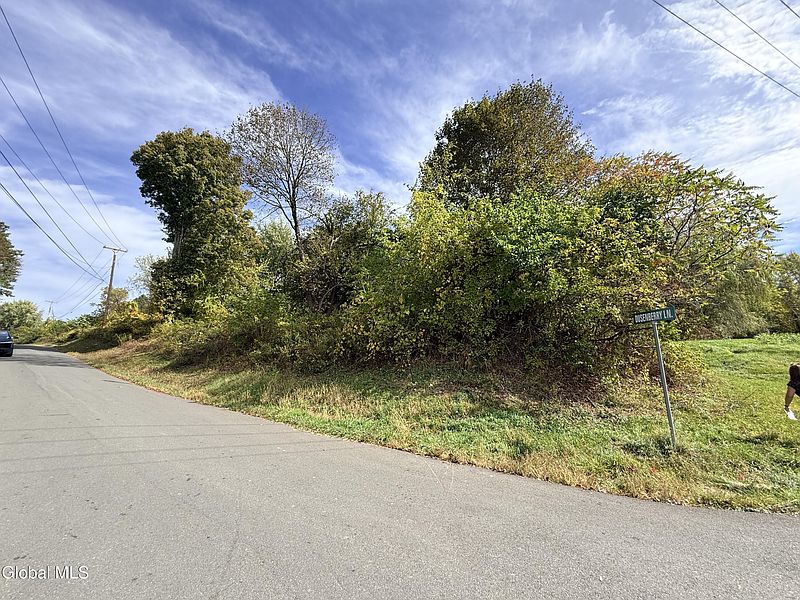 4th image of 20 Dusenberry Lane