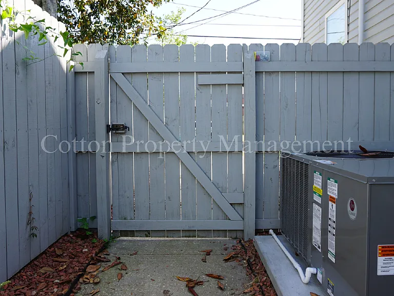 605 Harnett St — Photo 14