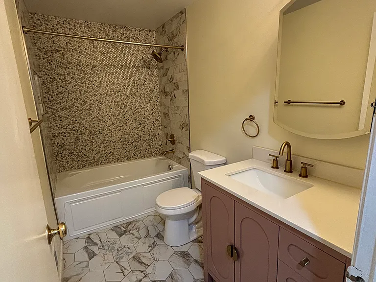 1315 Hollins St #2 — Photo 7