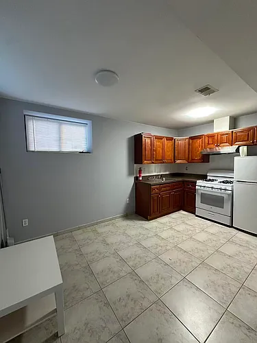 55 Perona Ln #BASEMENT Photo 1