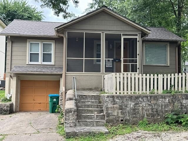 1st image of 1917 W 48th St