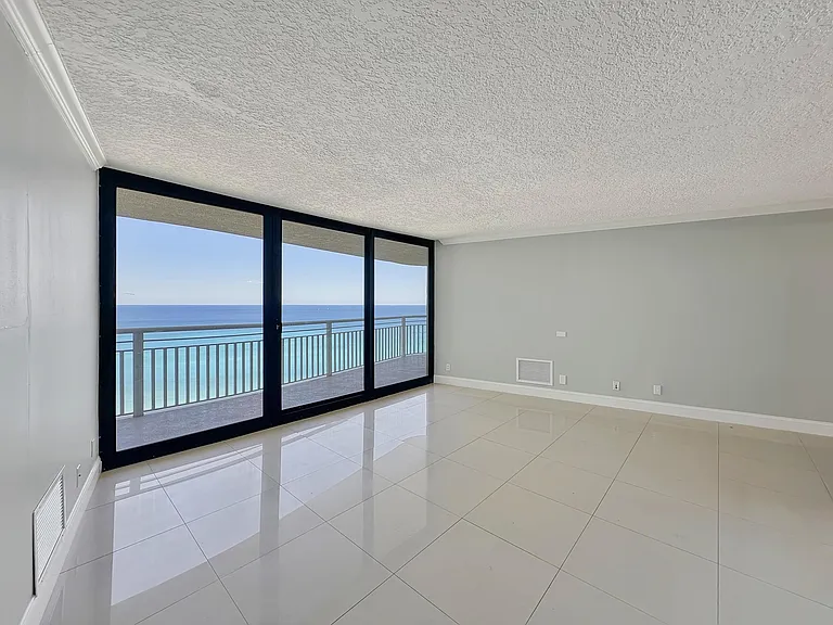 3000 N Ocean Dr #23E — Photo 2