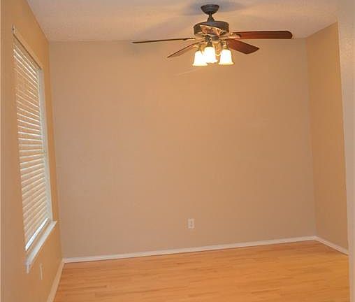 5th image of 704 Woodbend Dr