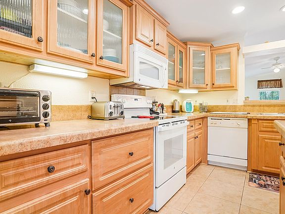 2nd image of 1800 SW 83rd Avenue
