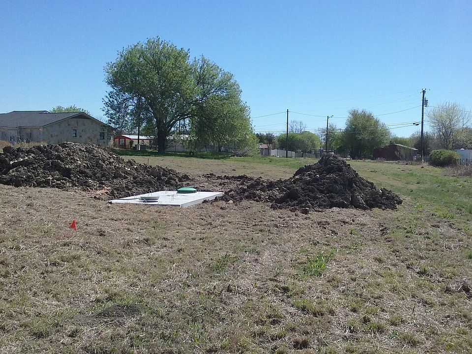 2nd image of 201 A Rolling Hills Dr