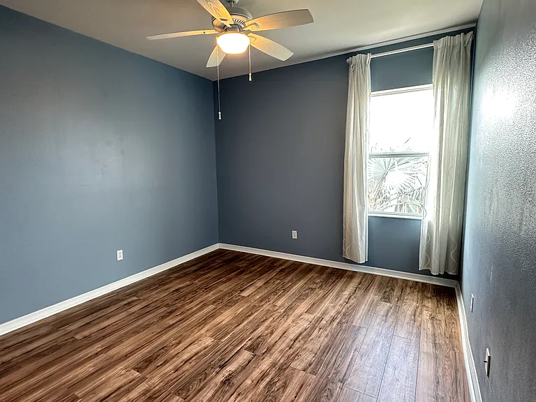 Bedroom 4 Lakeview