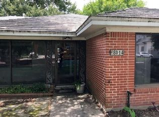 8614 Linkpass Ln, Houston, TX 77025