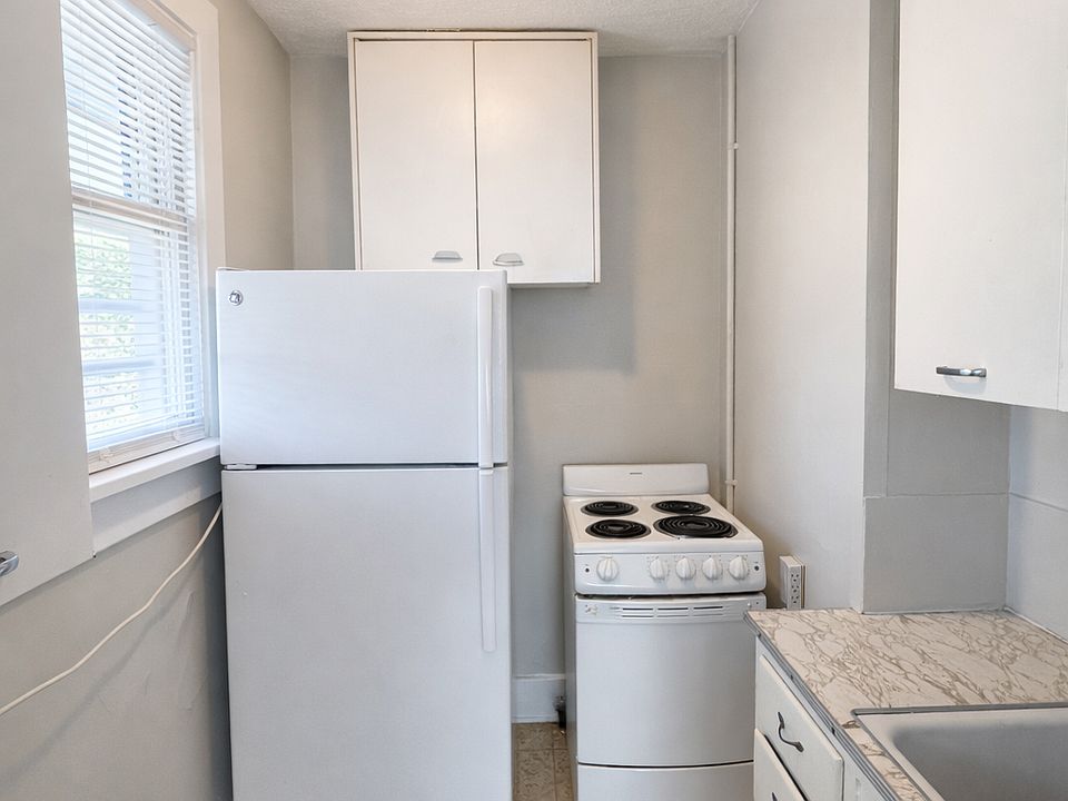 1st image of 520 N Nye Ave #2