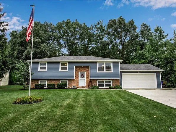 868 Swann Rd, Youngstown, NY 14174