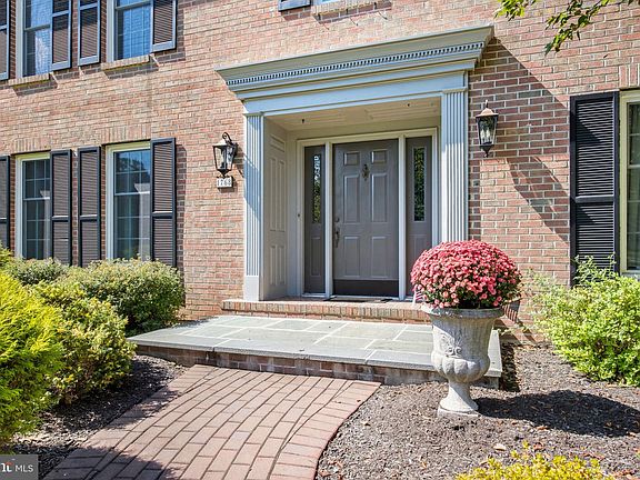 3rd image of 1768 Ashbourne Dr