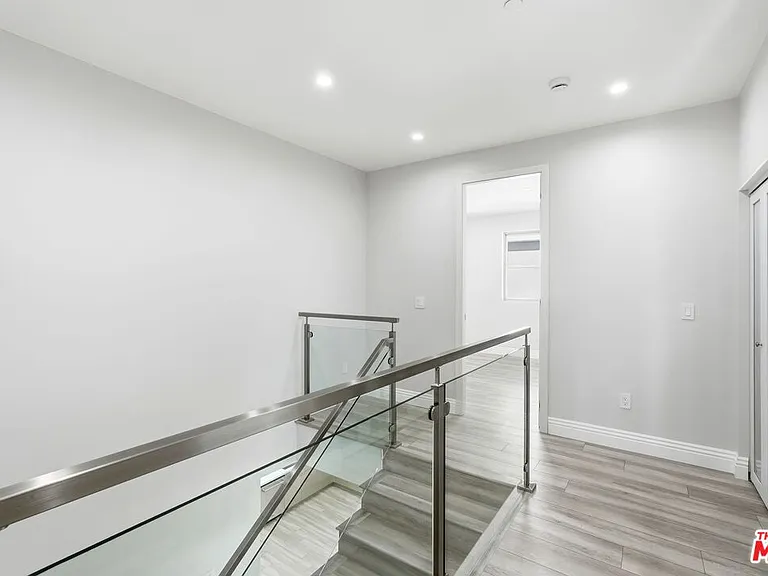 6717 Sunnyslope Ave — Photo 34