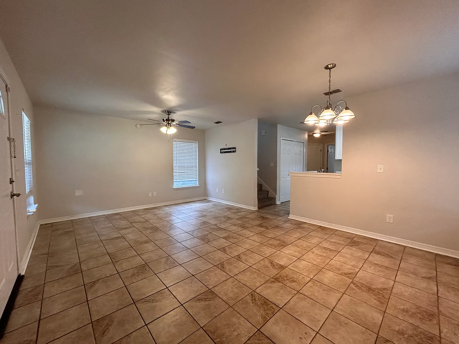 3 bed, 1232 sqft, $1,550 — Photo 4