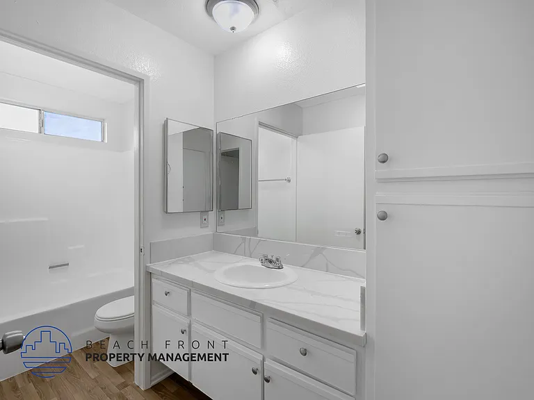 1547 W 261st St — Photo 14