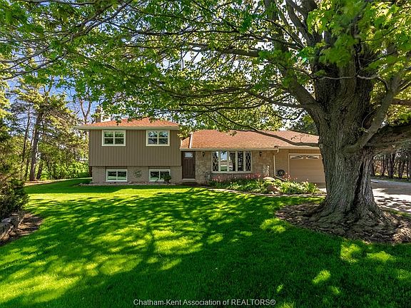 4th image of 21095 Victoria Rd