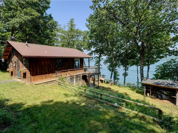 6129 Beechtree Dr, Naples, NY 14512