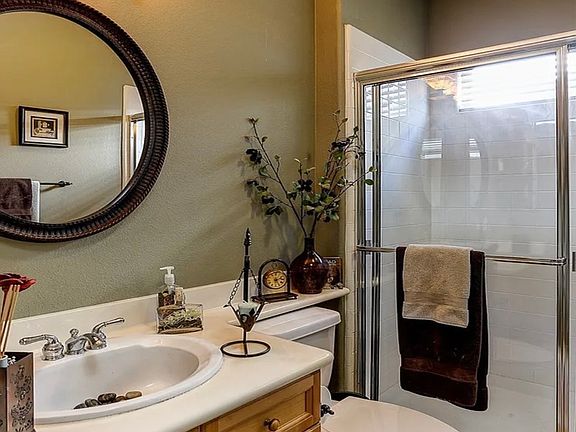 5th image of 27470 Hillcrest Pl