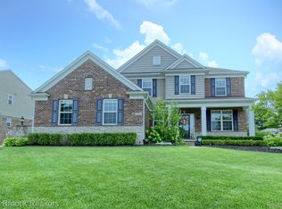 22252 Lujon Dr, Northville, MI