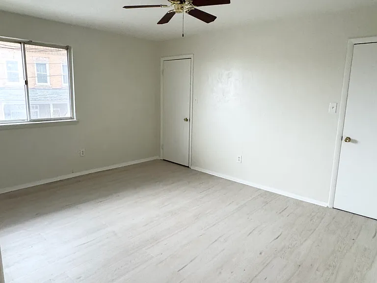 1210 Evans Ave #1 — Photo 8