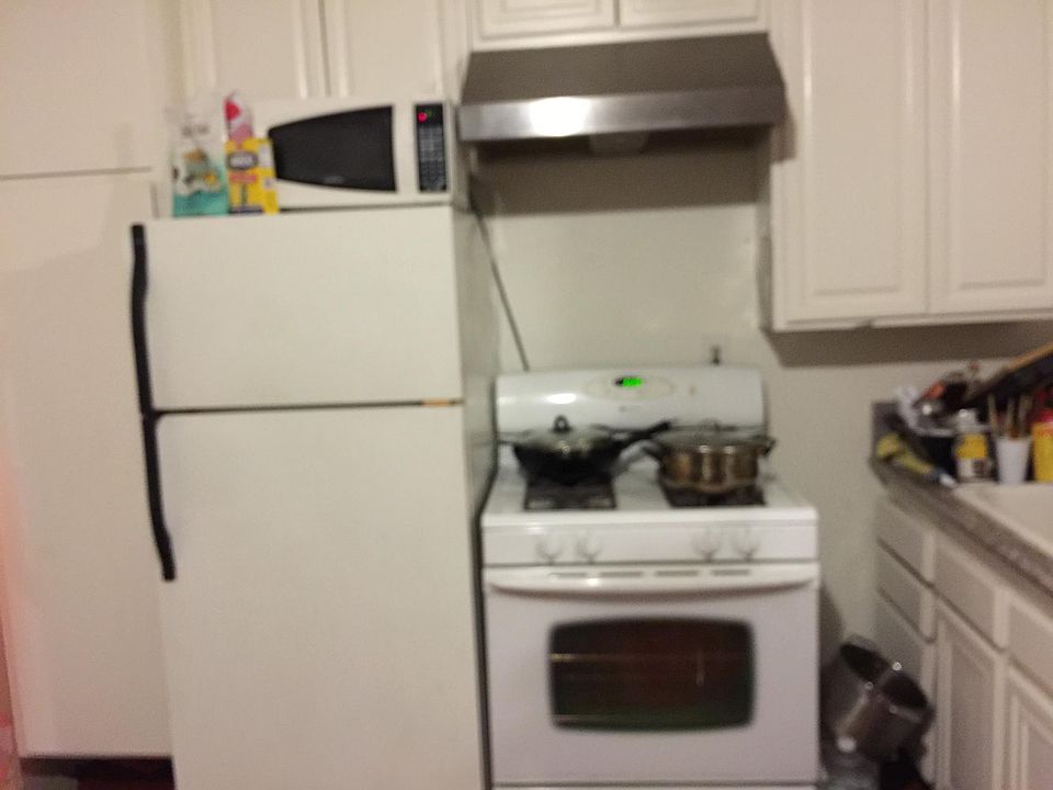 2nd image of 305 N Sunset Ave #2