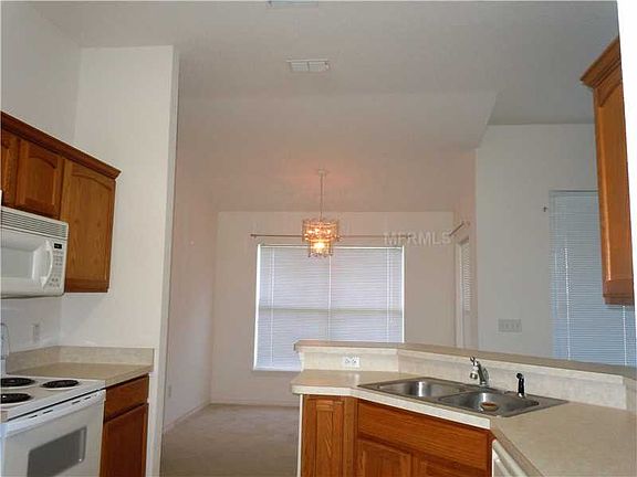 5th image of 150 Rockhill Dr