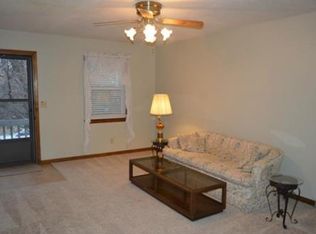 5504 NW Cimarron Dr, Parkville, MO 64152