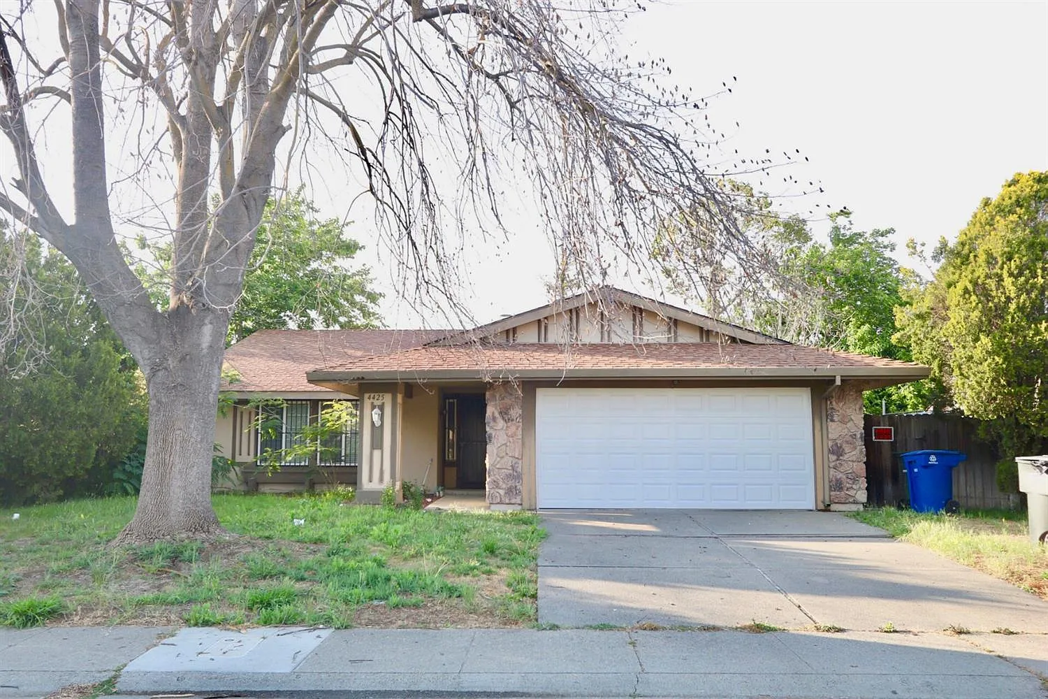 4425 Blackford Way photo 1