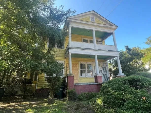 225 W 40th Street, Savannah, GA 31401