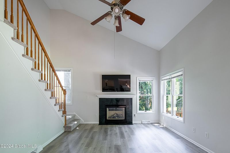 4th image of 50 Orchardview Drive