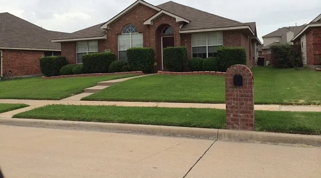3 bed, 1994 sqft, $2,300 — Photo 1