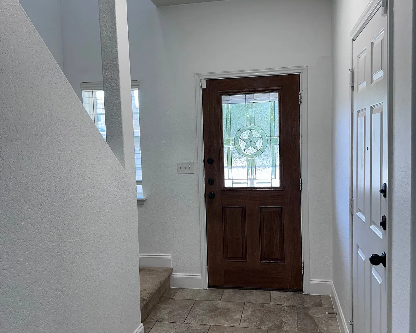 4 bed, 2040 sqft, $1,895 — Photo 3