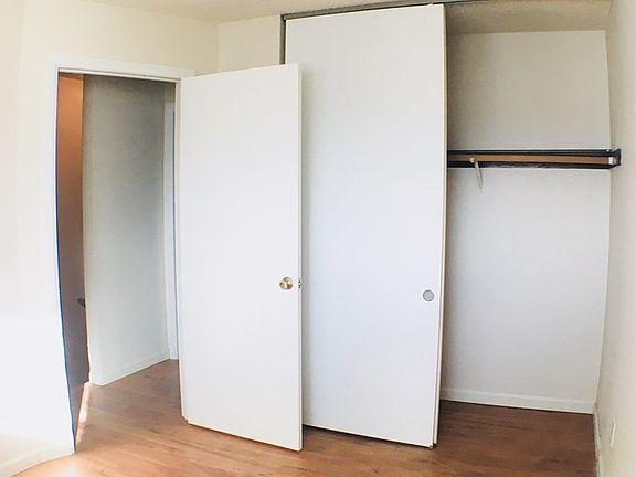 3rd image of 3010 Kauffman Ave APT D
