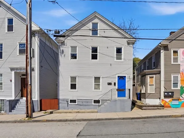 8 Mann Ave, Newport, RI 02840