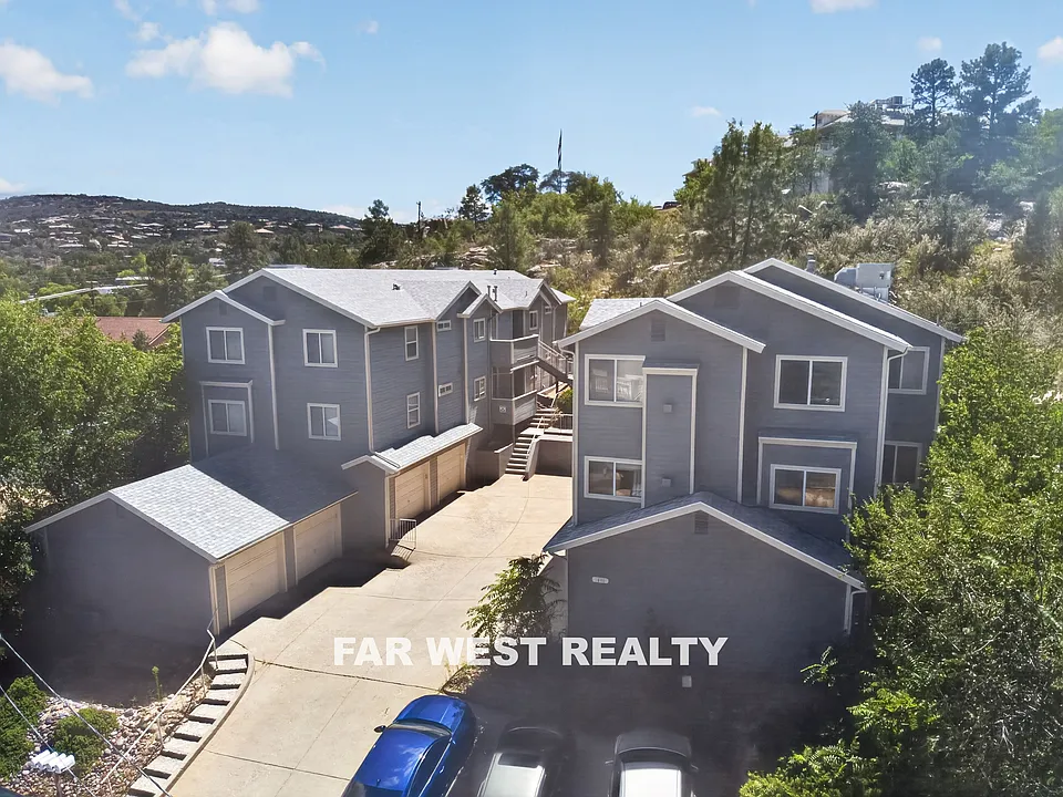 409 Hill Ave
