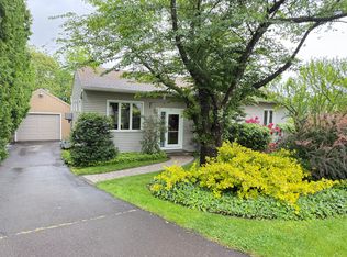 17 Edgecomb St, Hamden, CT 06517