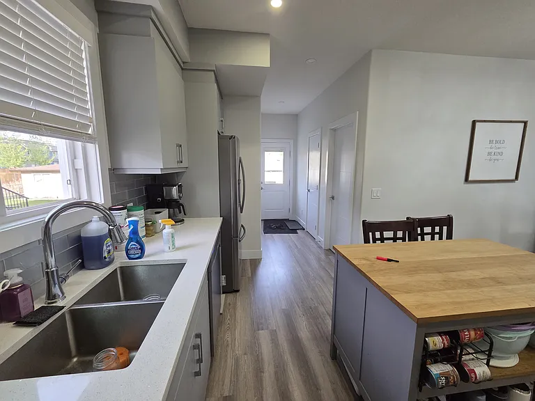11231 102nd St NW — Photo 3