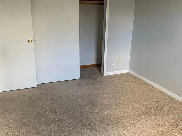 Angle-Tyler Apartments — Photo 15