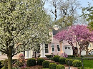 809 Highview Ave, Glen Ellyn, IL 60137