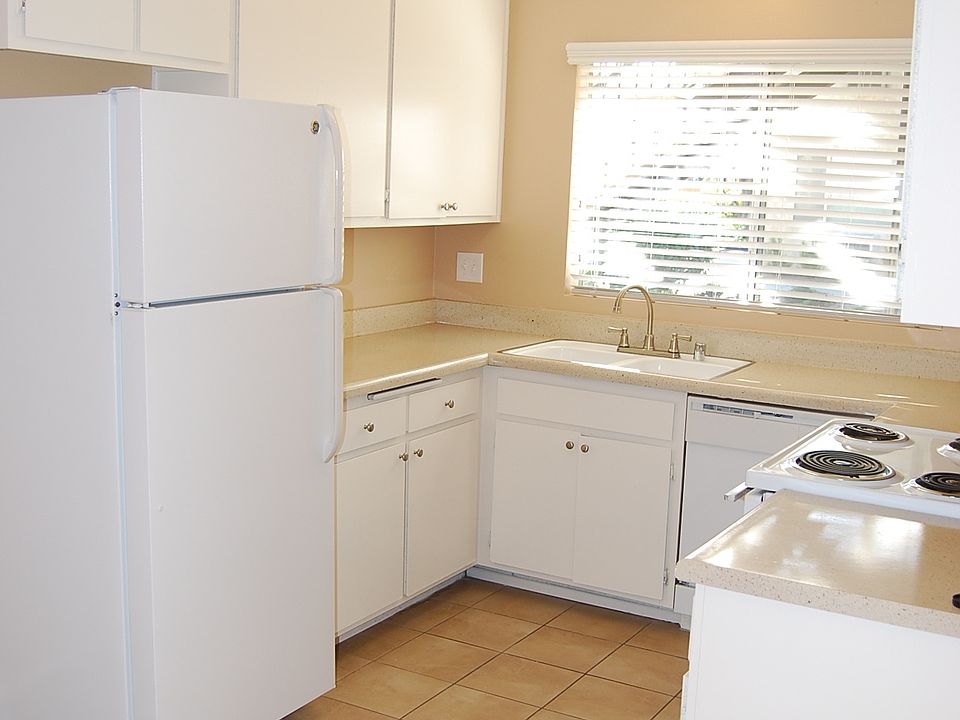 1st image of 1386 Oakdale Ave APT C