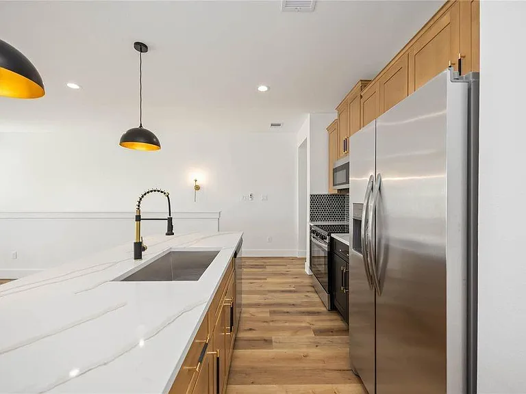 8009 Cora St — Photo 10