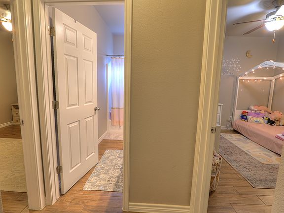 4th image of 2214 Ibis St