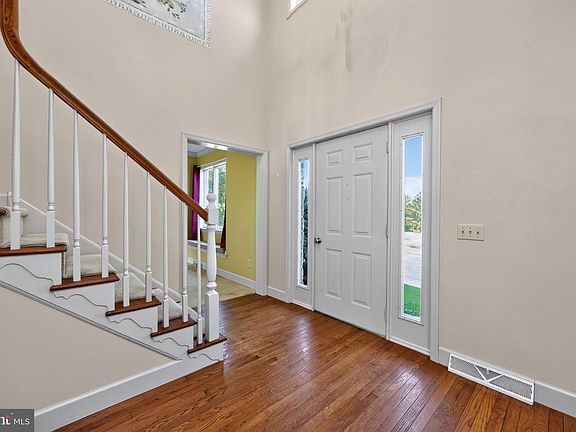 2nd image of 140 Lloyd Rd